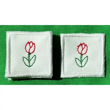 Felvarrható, hímzett óvodai jel tulipán