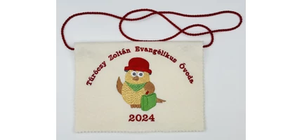 Hímzett ballagási tarisznyák