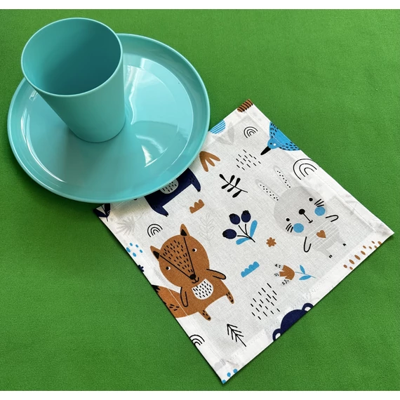 Iskolai textil szalvéta, újraszalvéta erdei állatos KISEBB MÉRET