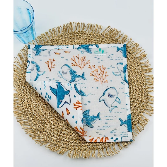 Egyrétegű iskolai textil szalvéta- cápás