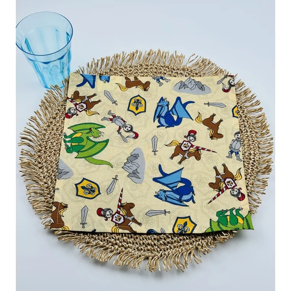 Egyrétegű iskolai textil szalvéta- lovagok